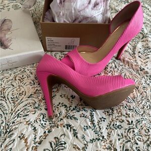 Steve Madden Fuchsia Platform Heels